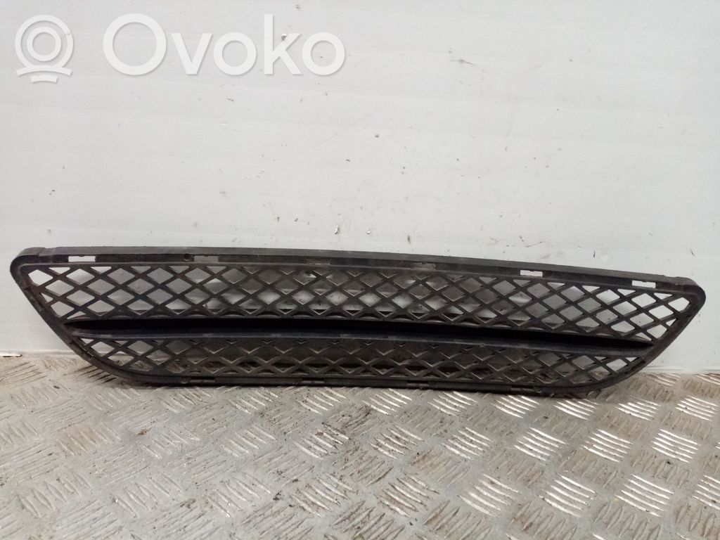 Grille de calandre avant   51117154556
