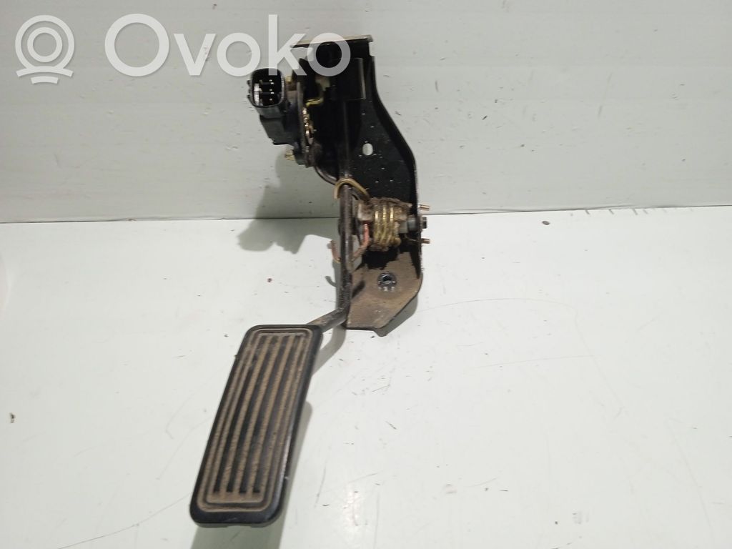 Toyota Corolla E110 Akseleratora pedālis 