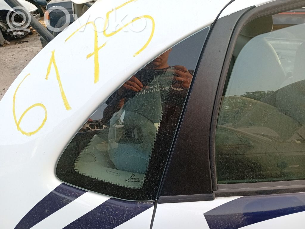 Citroen C3 Rear side window 