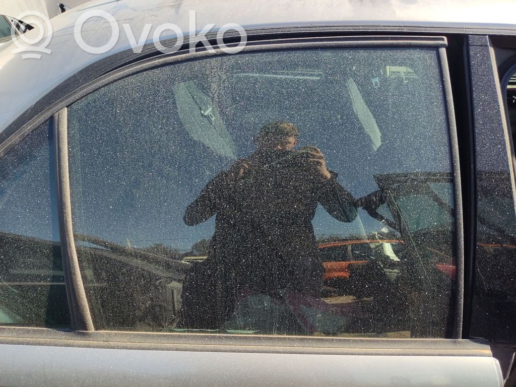 Opel Omega B1 Rear door window glass 