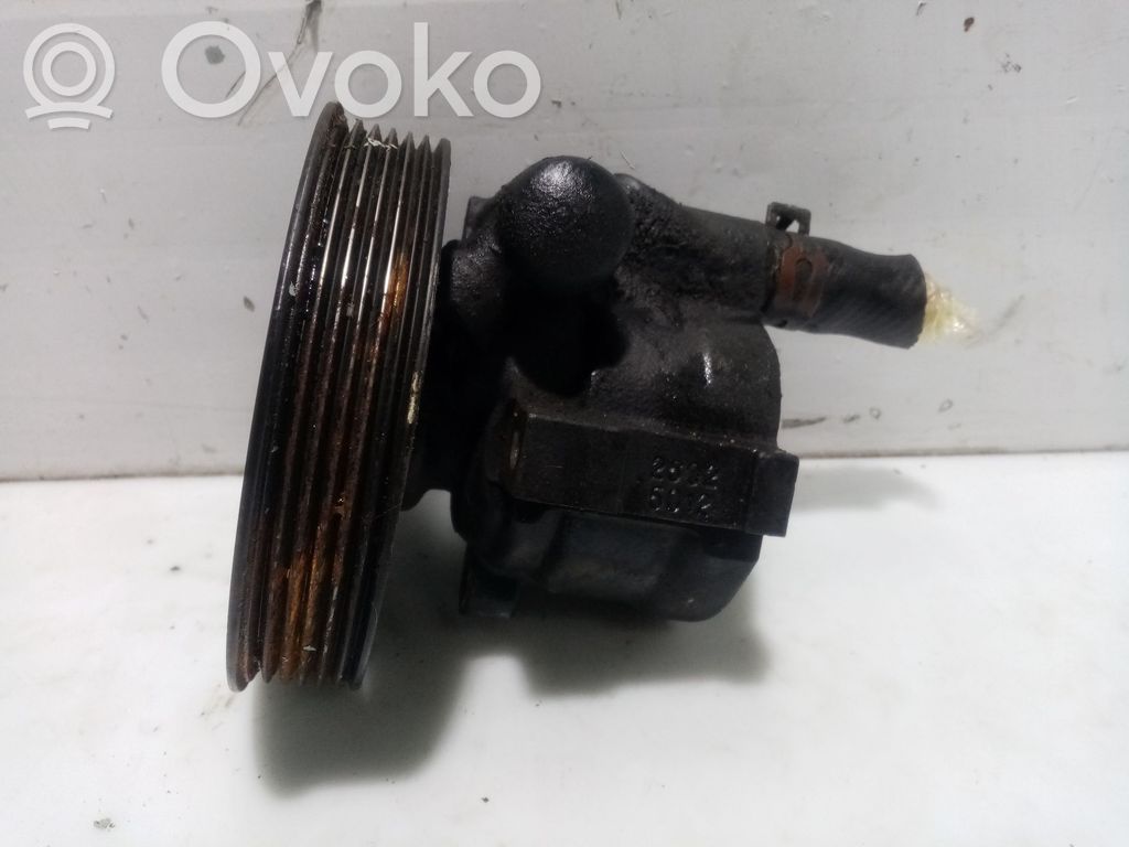 Renault Scenic I Ohjaustehostimen pumppu 
