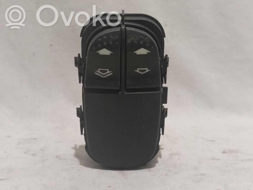 Interruptor del elevalunas eléctrico   YS4T14529AA