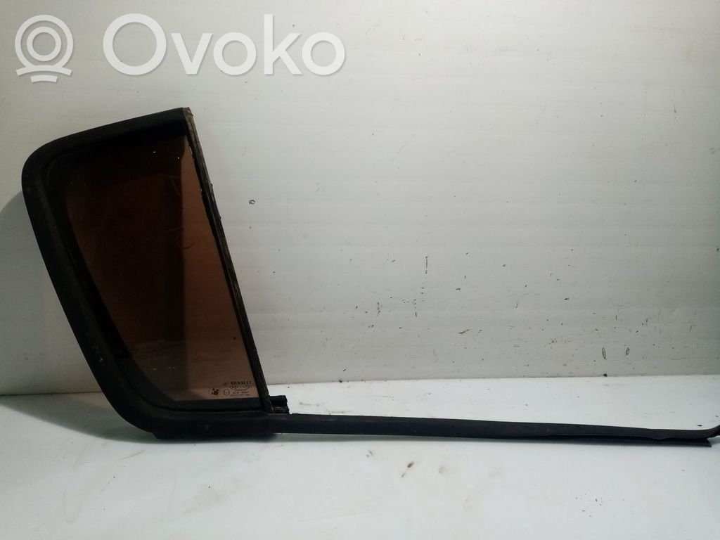 Renault Clio III Vidrio lateral trasero 