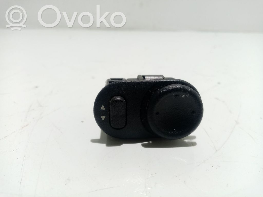 Suzuki Wagon R+ Wing mirror switch 