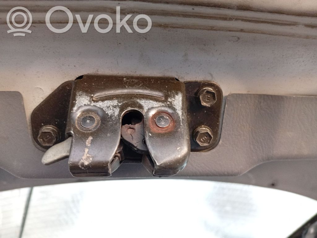 Hyundai Accent Cerradura del portón trasero 