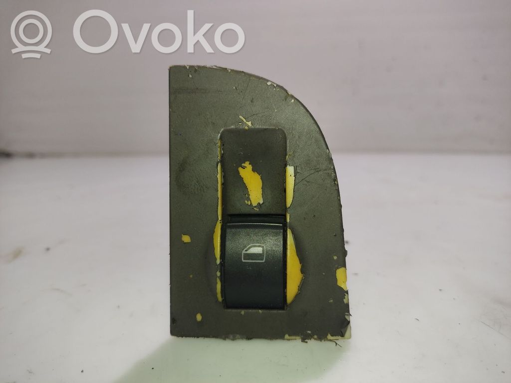 Interrupteur commade lève-vitre   4B0959855A