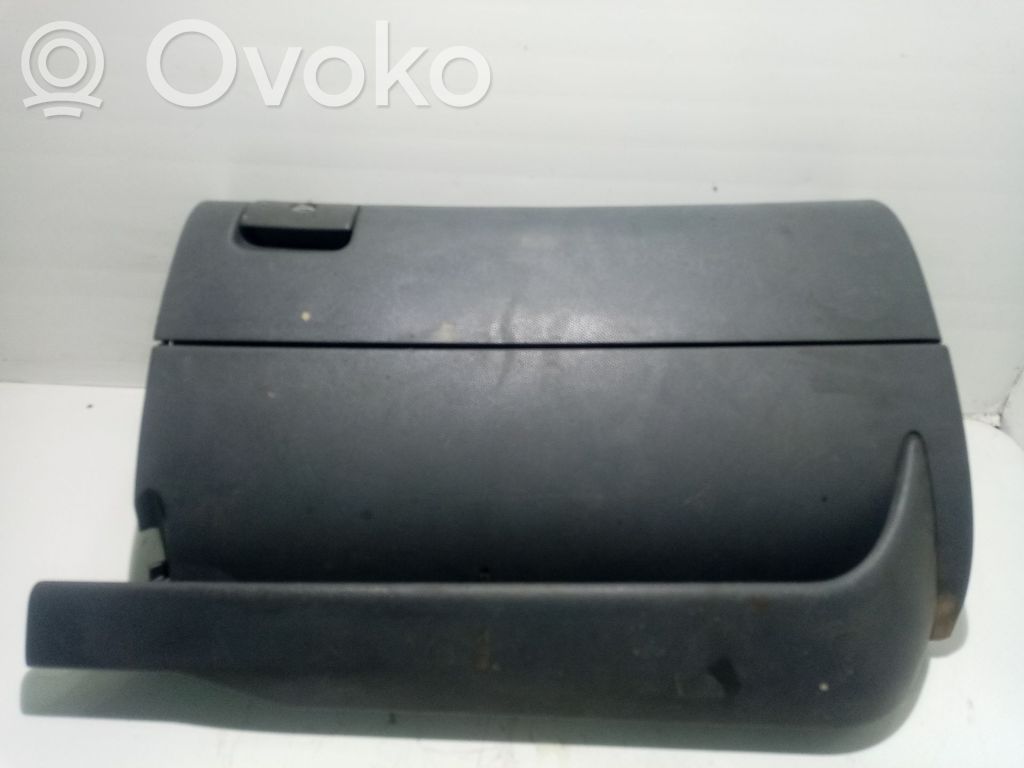 Seat Leon (1M) Hansikaslokero 