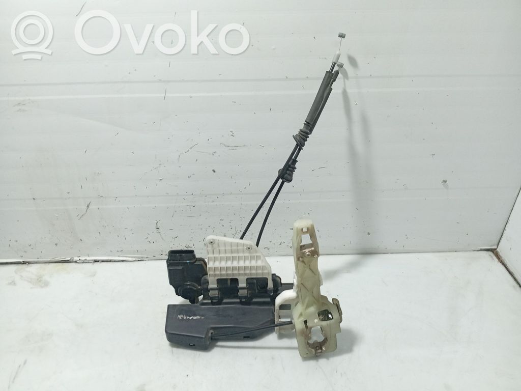 KIA Carens III Etuoven lukko 