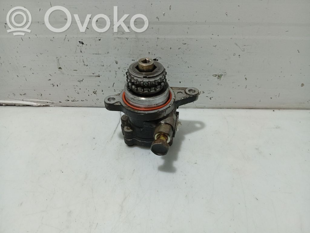Nissan Almera N16 Ohjaustehostimen pumppu 