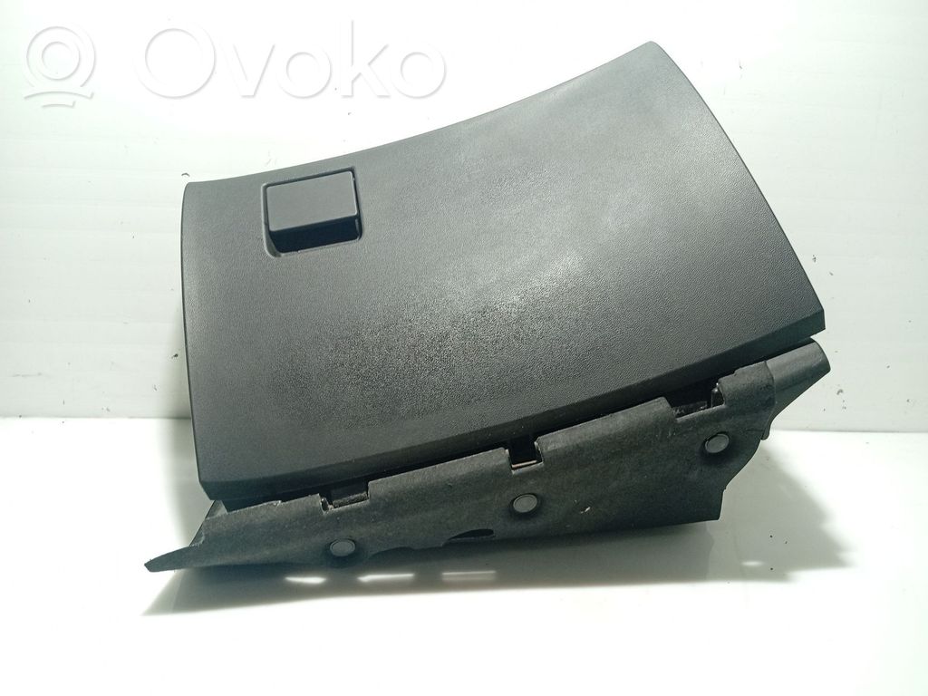 Opel Insignia A Hansikaslokero 