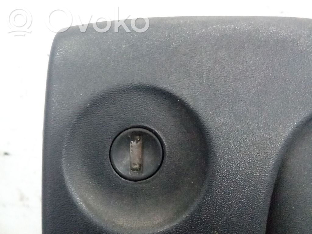 Manecilla externa puerta delantera   7700303504