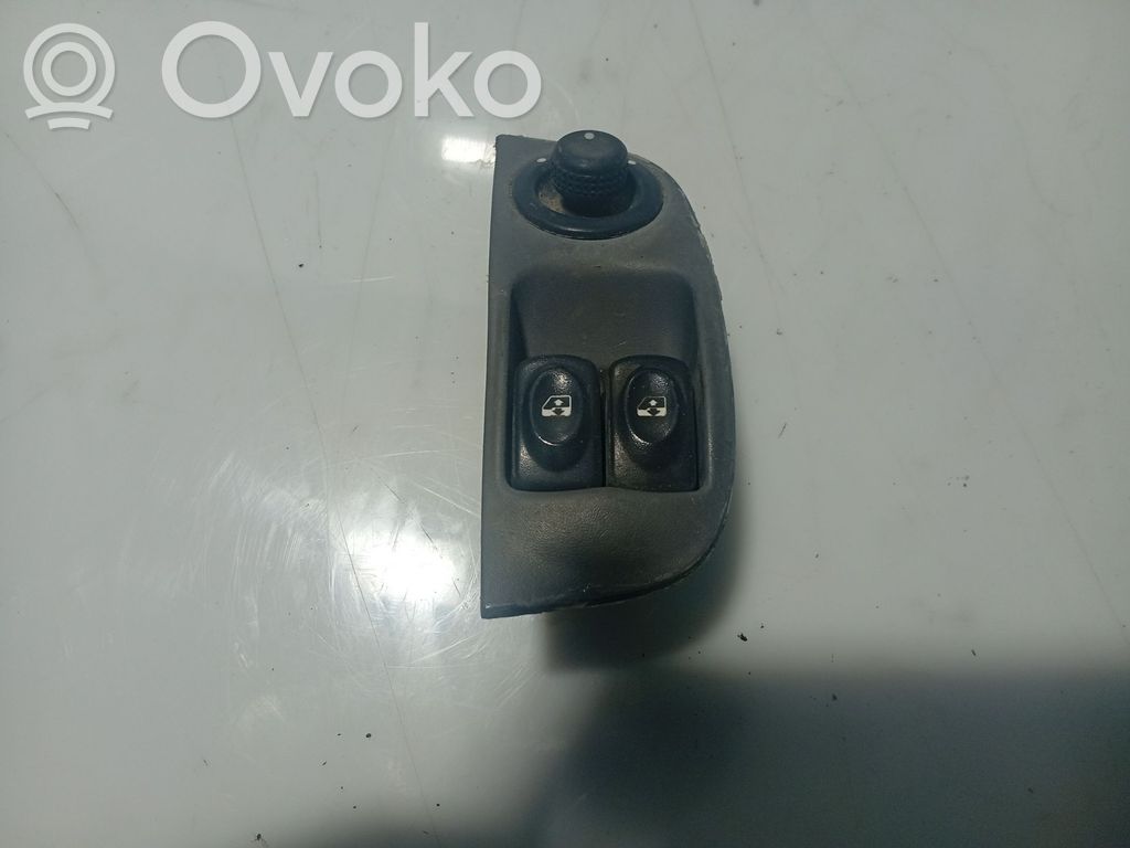 Renault Megane I Electric window control switch 