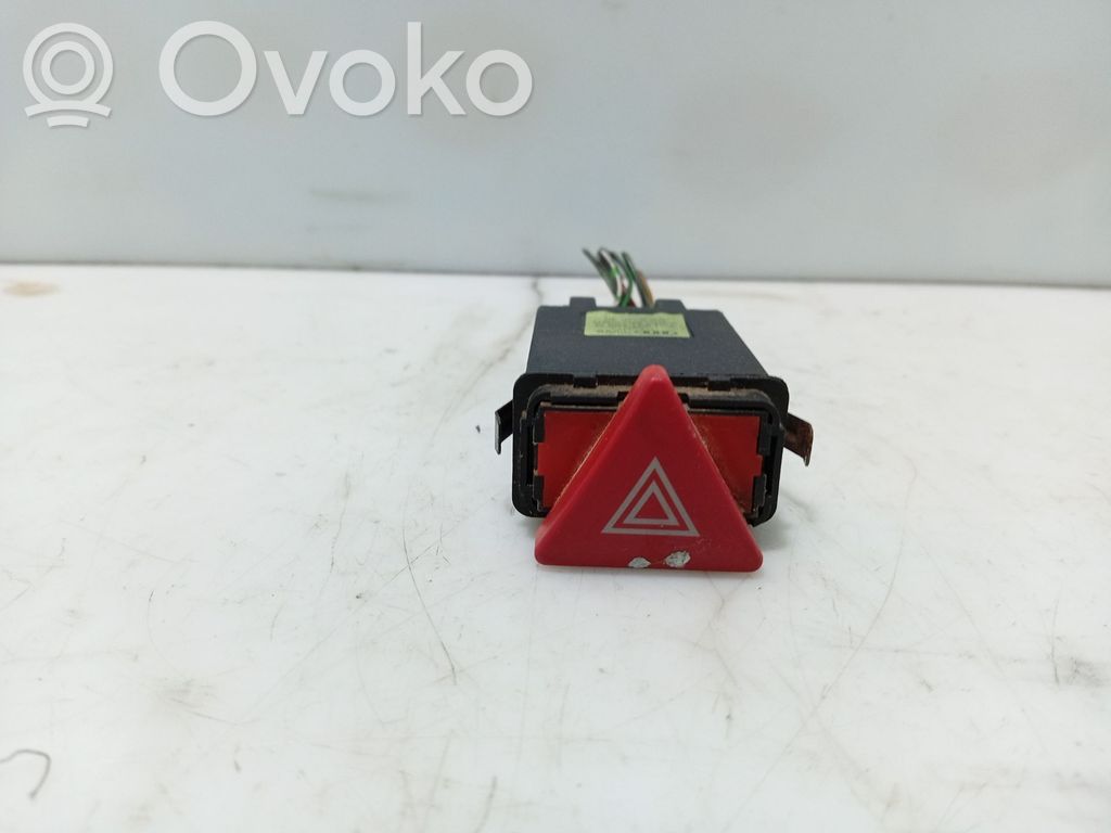 Audi A3 S3 8L Botón interruptor de luz de peligro 