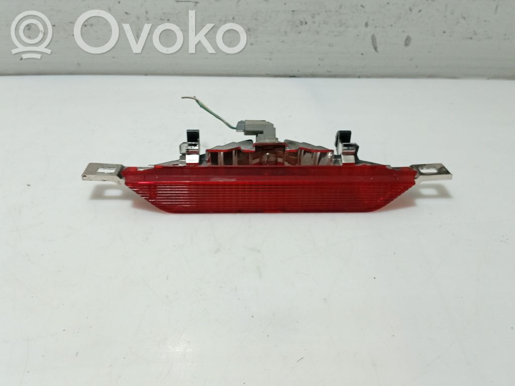 Toyota Corolla Verso E121 Kolmas/lisäjarruvalo 