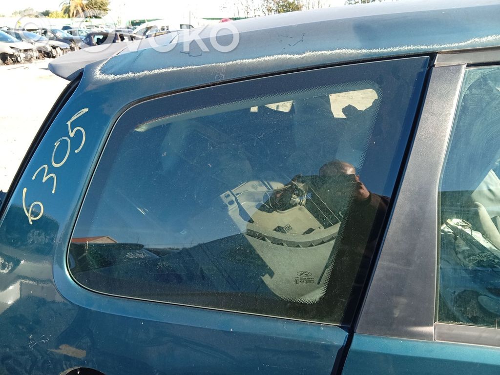 Rear side window   1382223
