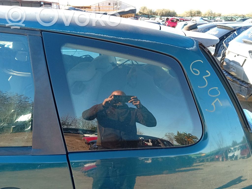 Ford Focus Rear side window 