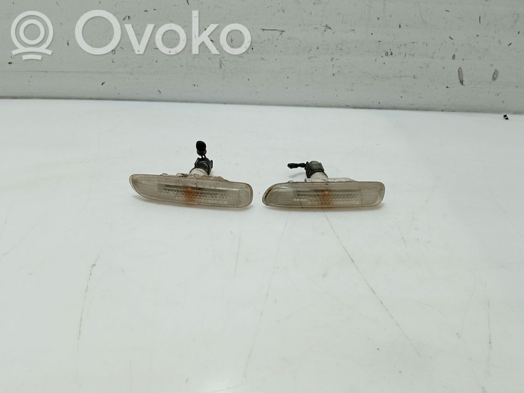 BMW 3 E36 Indicatore di direzione del parafango anteriore 