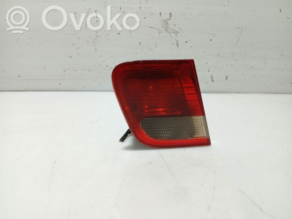 BMW 3 E36 Aizmugurējais lukturis virsbūvē 