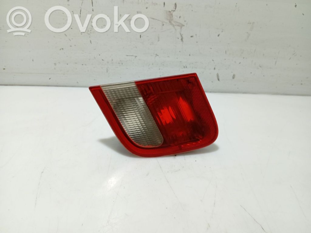 BMW 3 E36 Aizmugurējais lukturis virsbūvē 