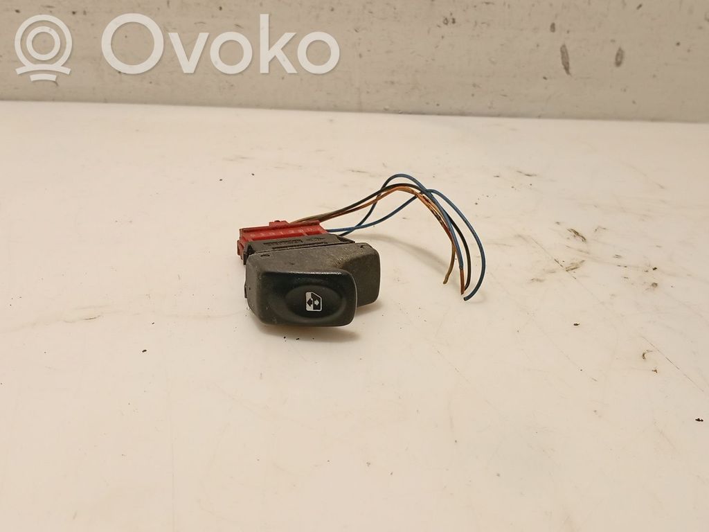 Renault Megane I Electric window control switch 