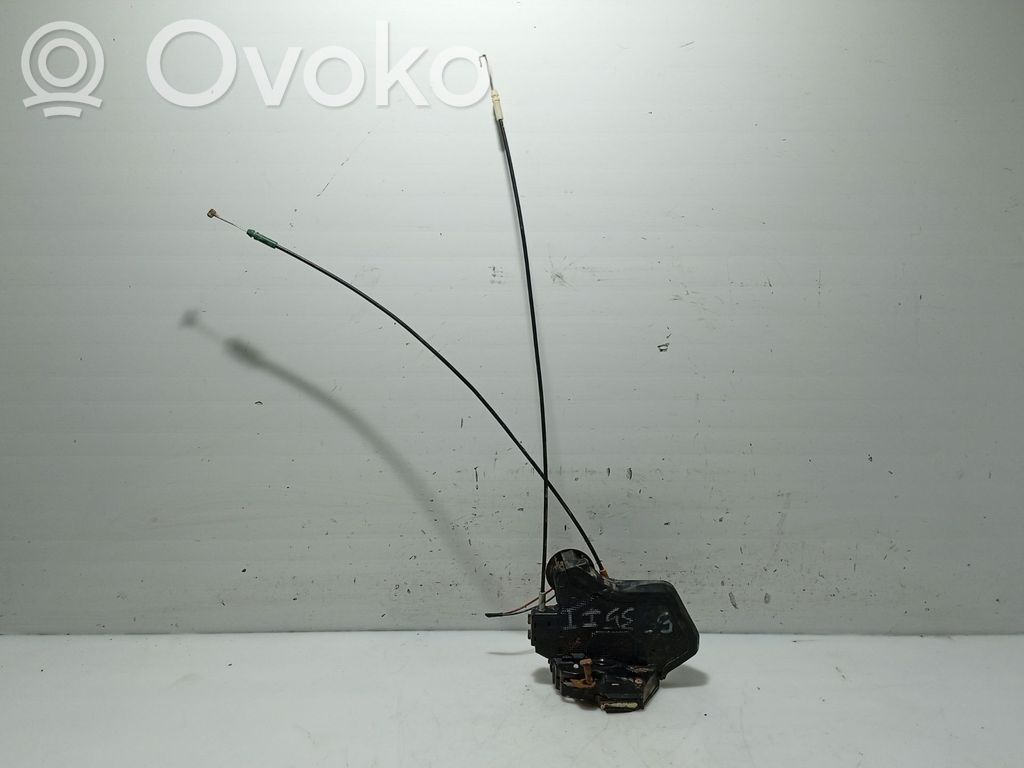 Toyota Corolla E110 Galinių durų spyna 