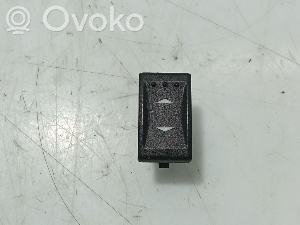 Ford Mondeo Mk III Przyciski szyb 