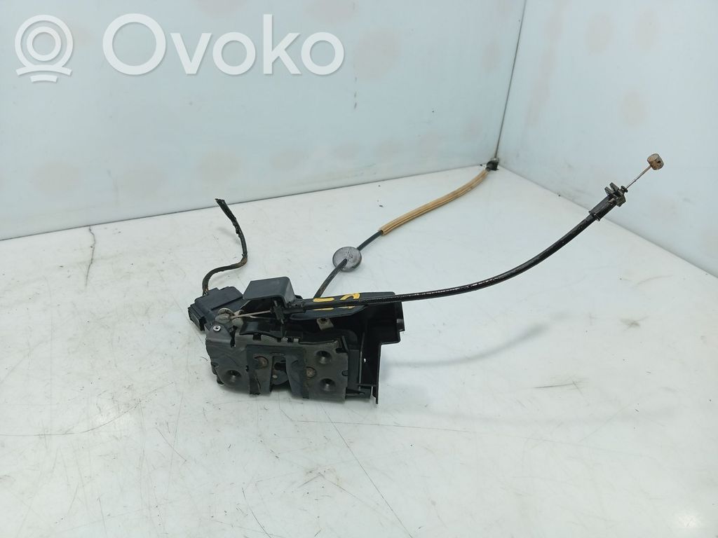 Ford Focus Priekšpusē slēdzene 