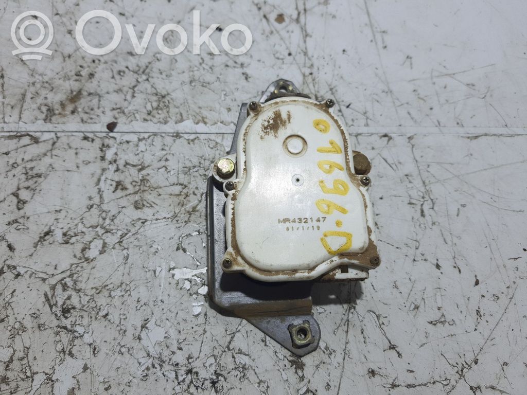 Mitsubishi L200 Motor închidere centralizată 