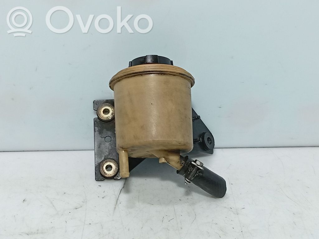 Nissan Primera Ohjaustehostimen nestesäiliö 