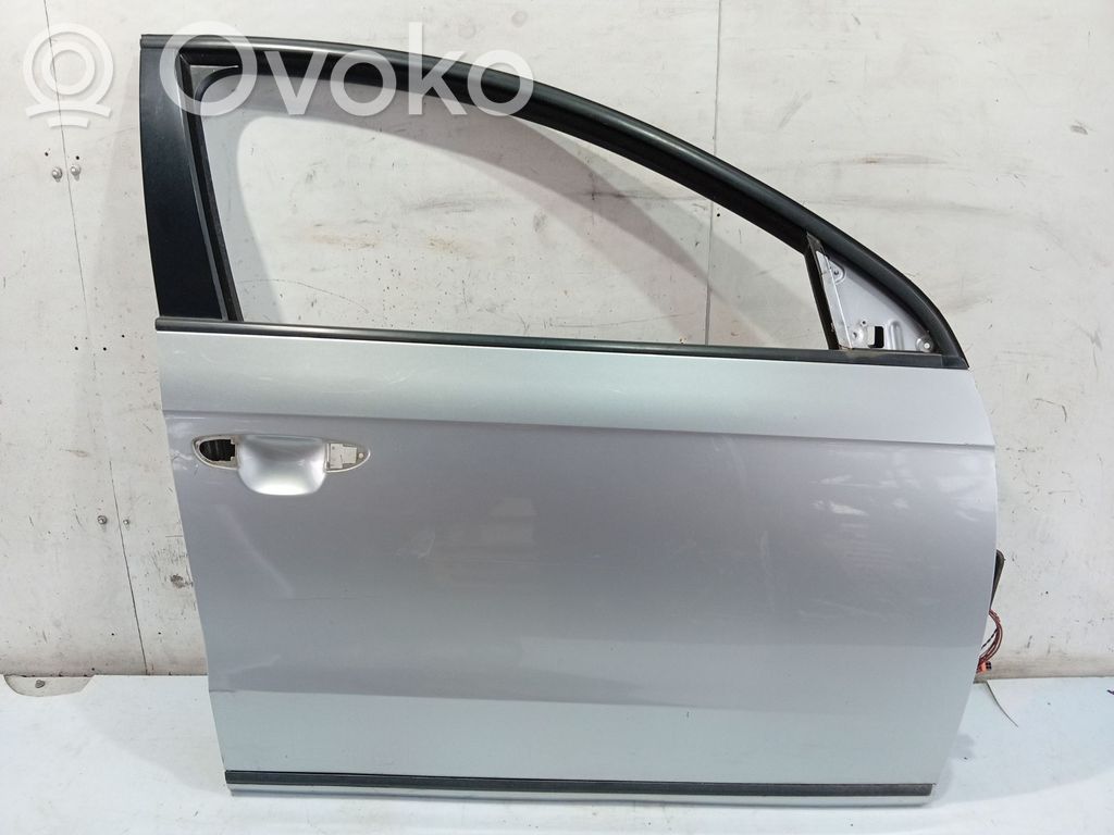 Puerta delantera   3AA831056