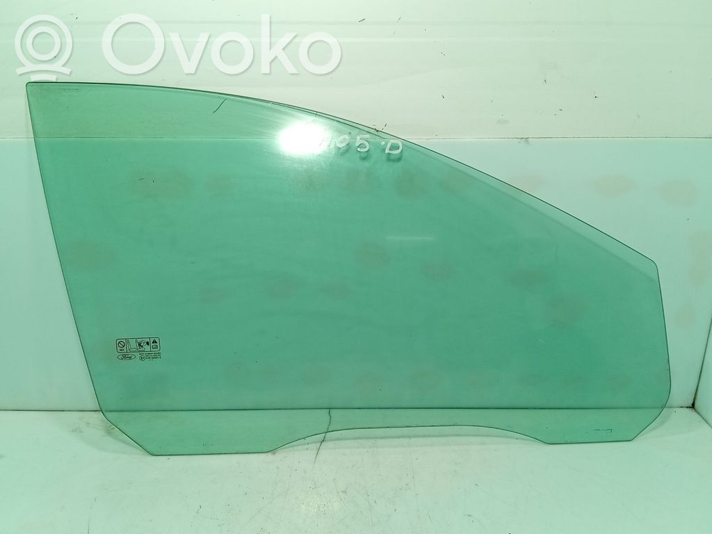 Ford Focus priekšējo durvju stikls (četrdurvju mašīnai) 