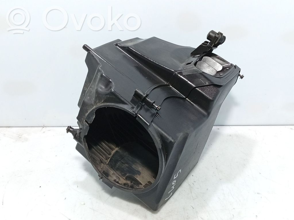 Ford Focus Air filter box 