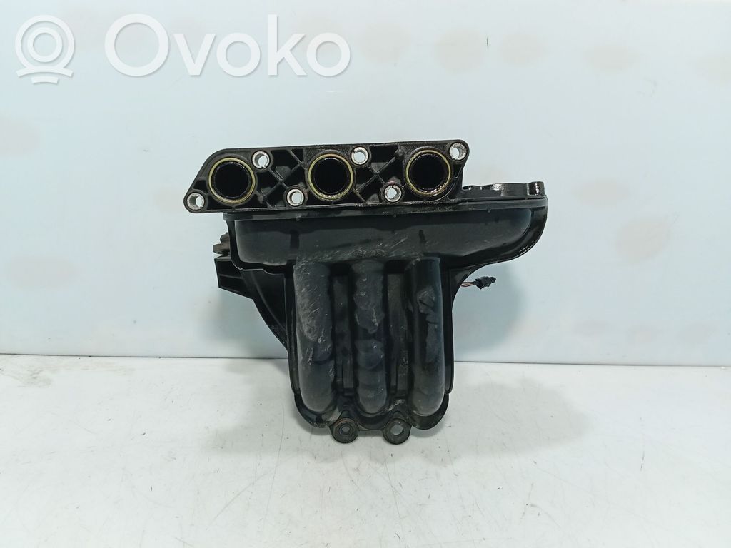 Volkswagen Polo Colector de admisión 