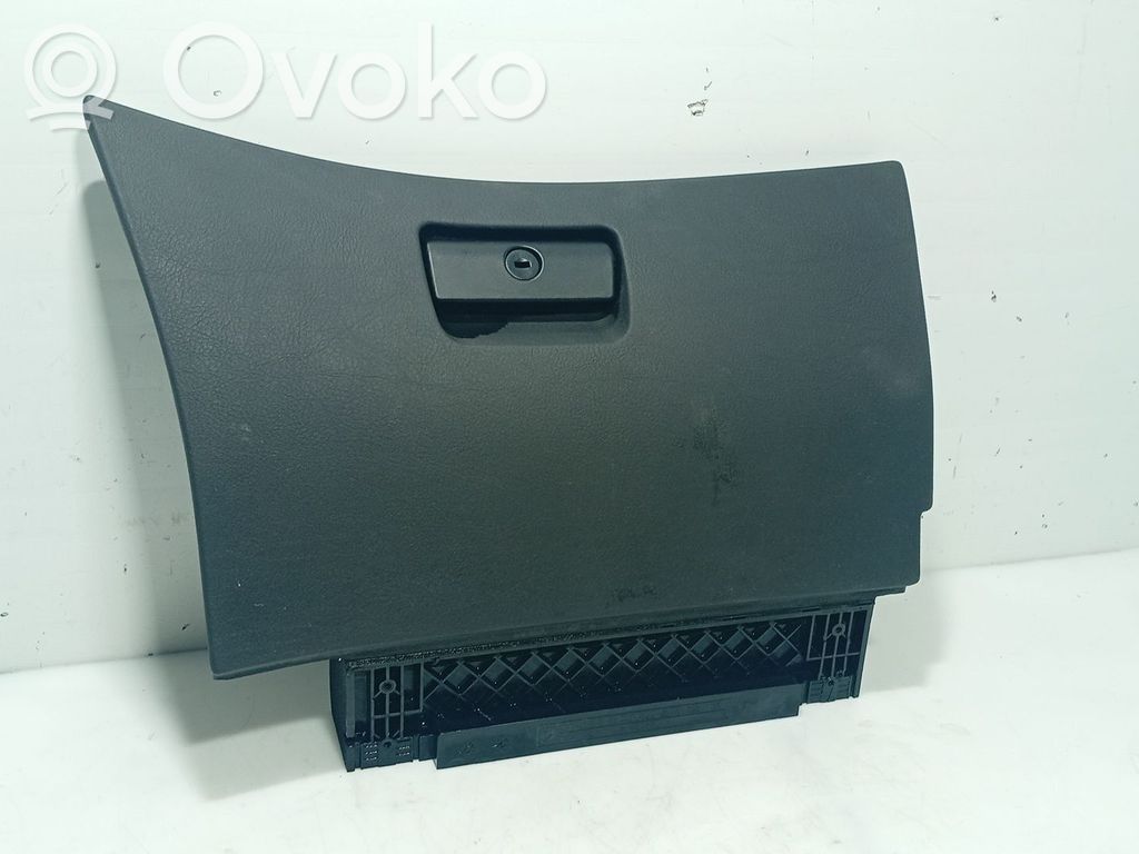 Daiktadėžė   51168196111,51167141581