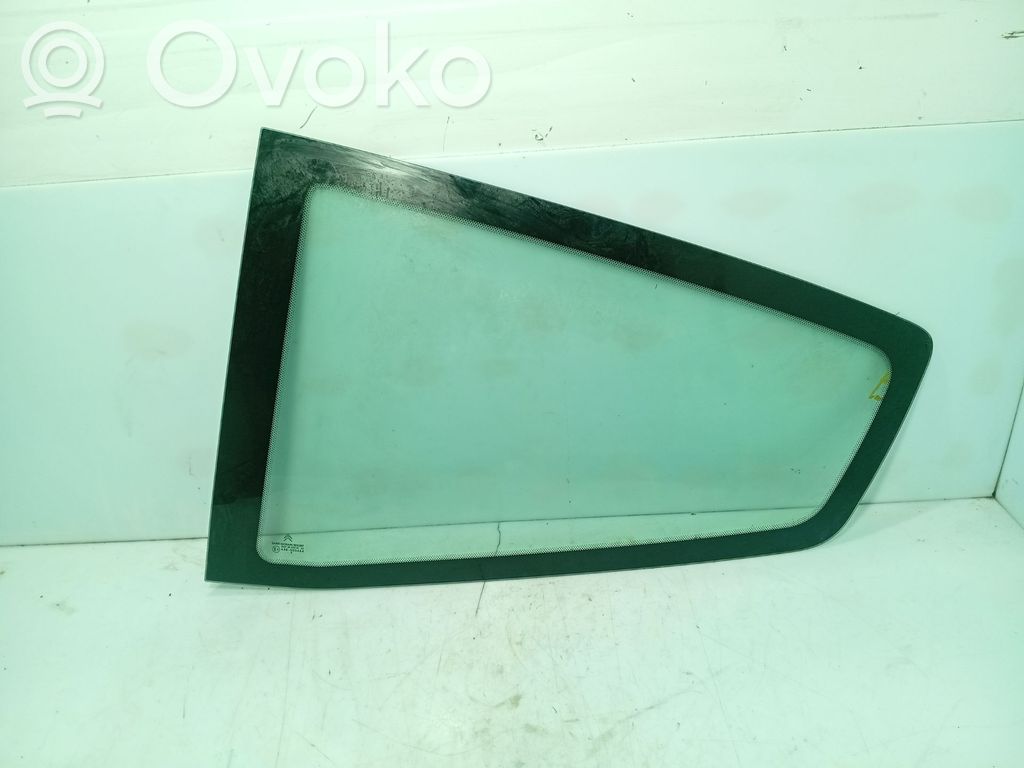 Citroen C2 Rear side window 