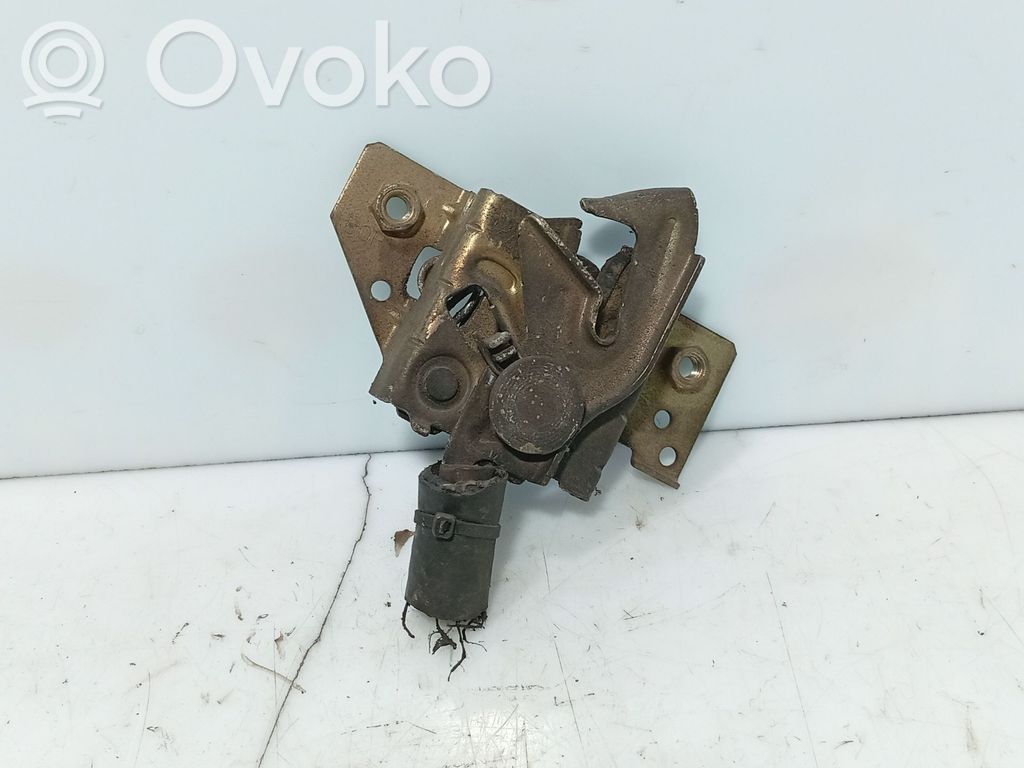 Ford Fusion Tie down hook / loop 