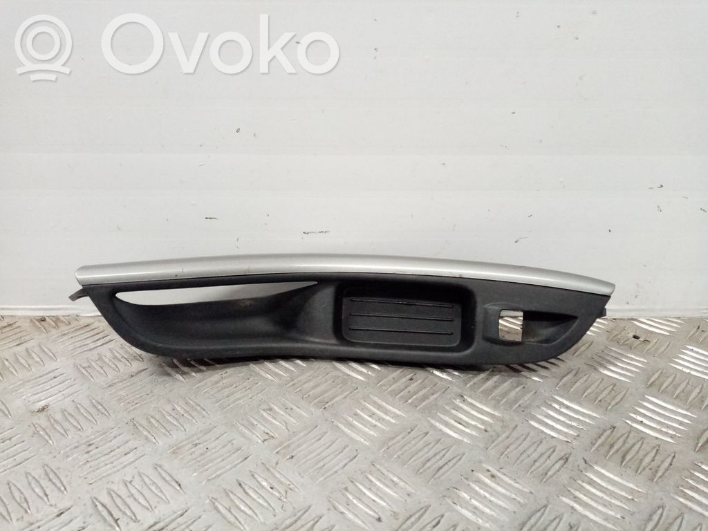 Ford Focus Front door interior handle trim 