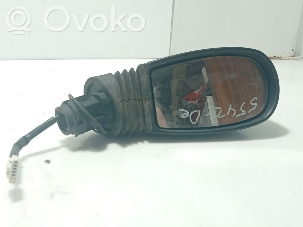 Elektryczne lusterko boczne drzwi przednich   024327