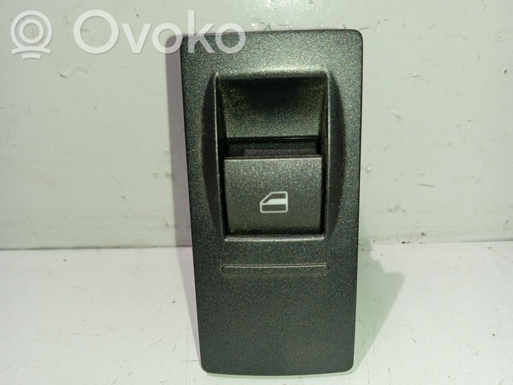 Electric window control switch   3D0959858E