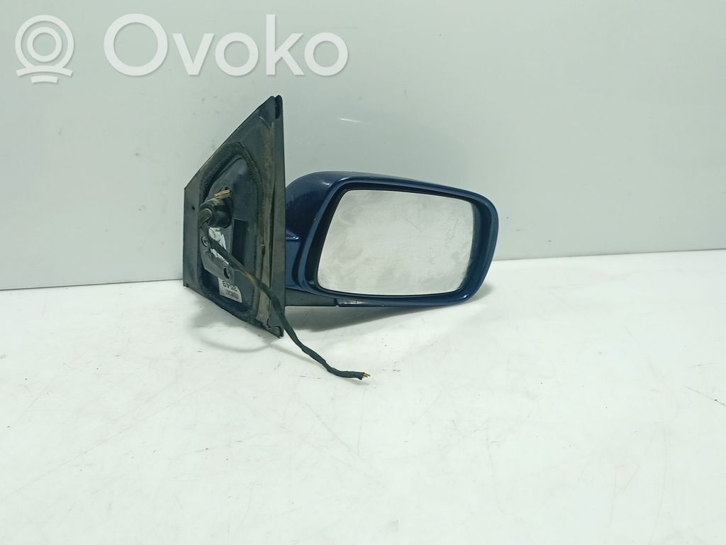 Toyota Yaris Elektryczne lusterko boczne drzwi przednich 