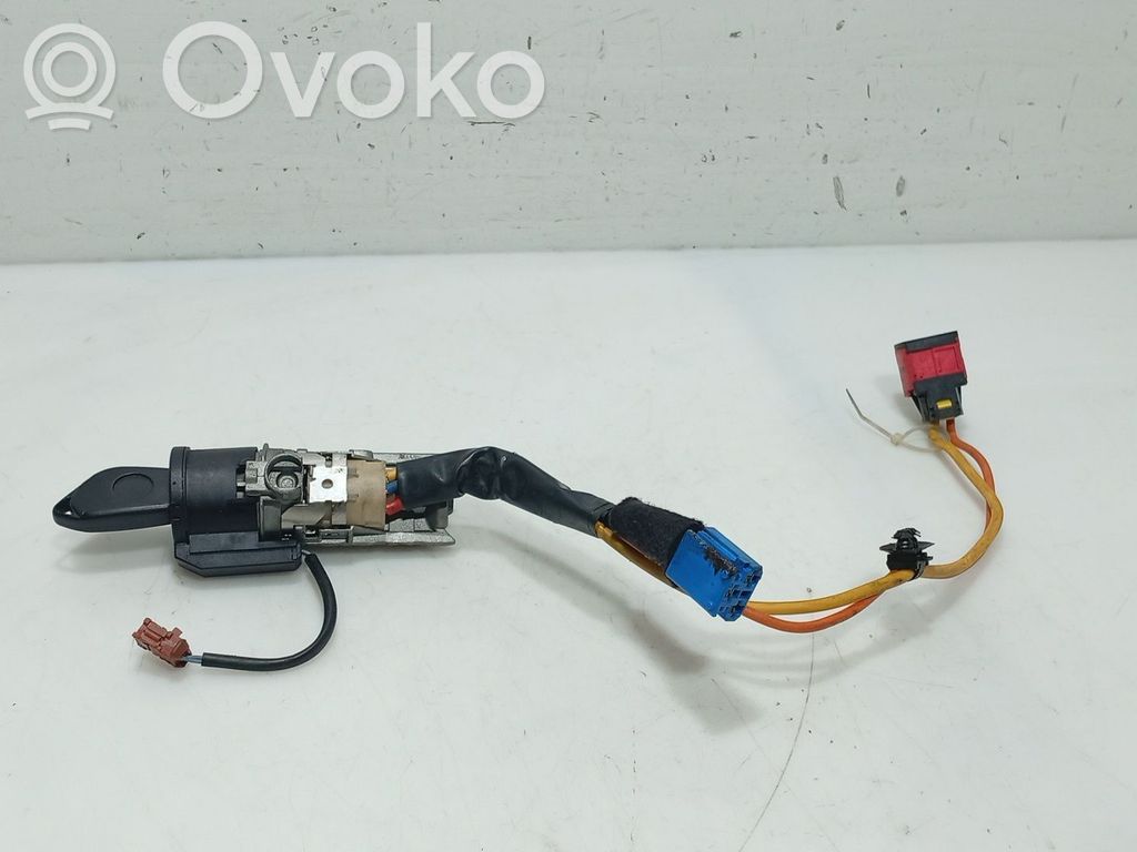 Peugeot 406 Užvedimo spynelė 