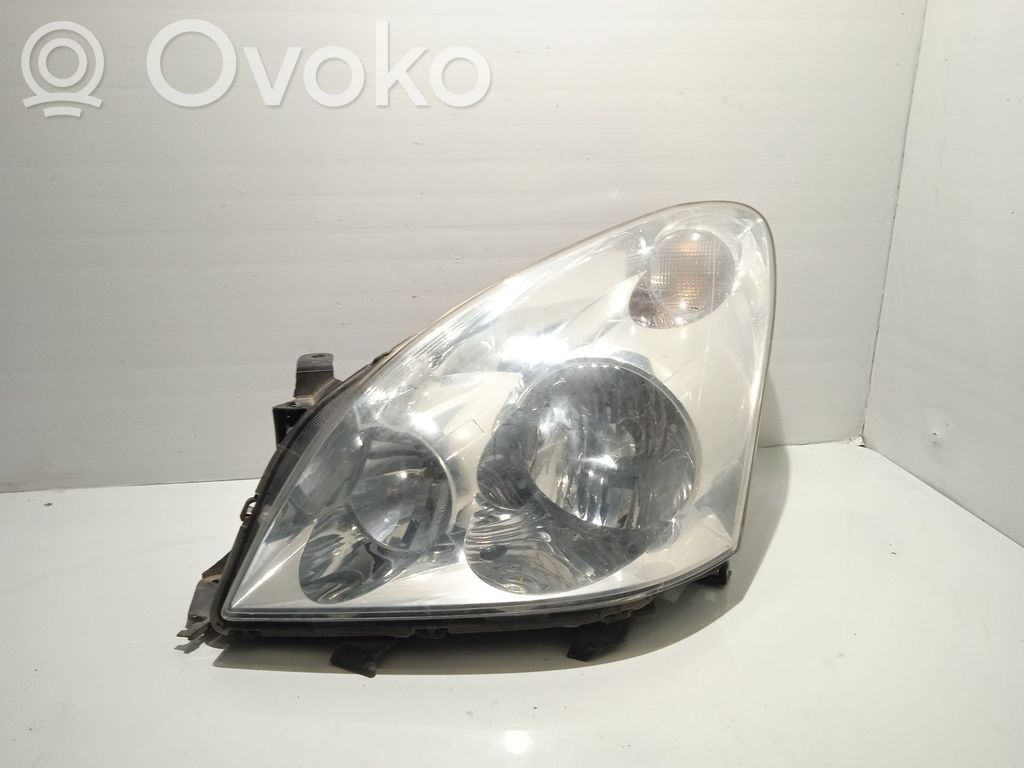 Toyota Corolla Verso E121 Priekinis žibintas 
