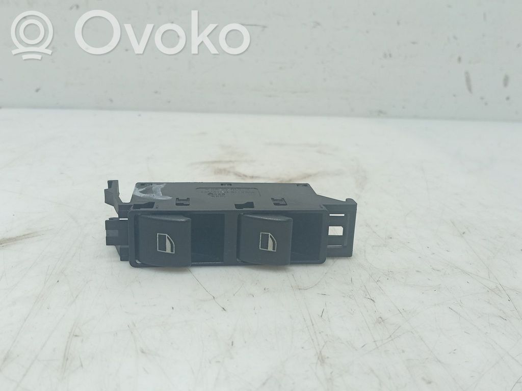Interruptor del elevalunas eléctrico   61316902179