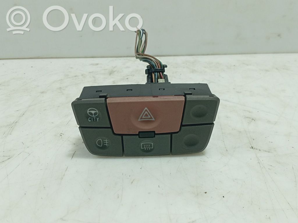 Fiat Panda II Botón interruptor de luz de peligro 