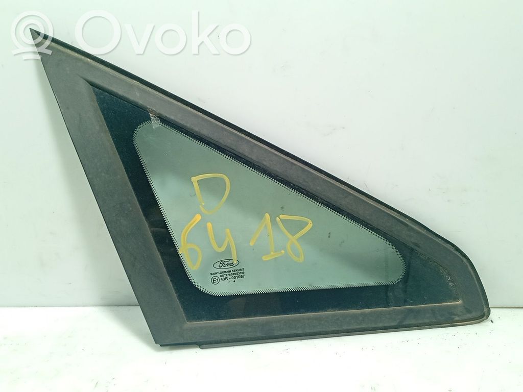 Ford Focus Front triangle window/glass 