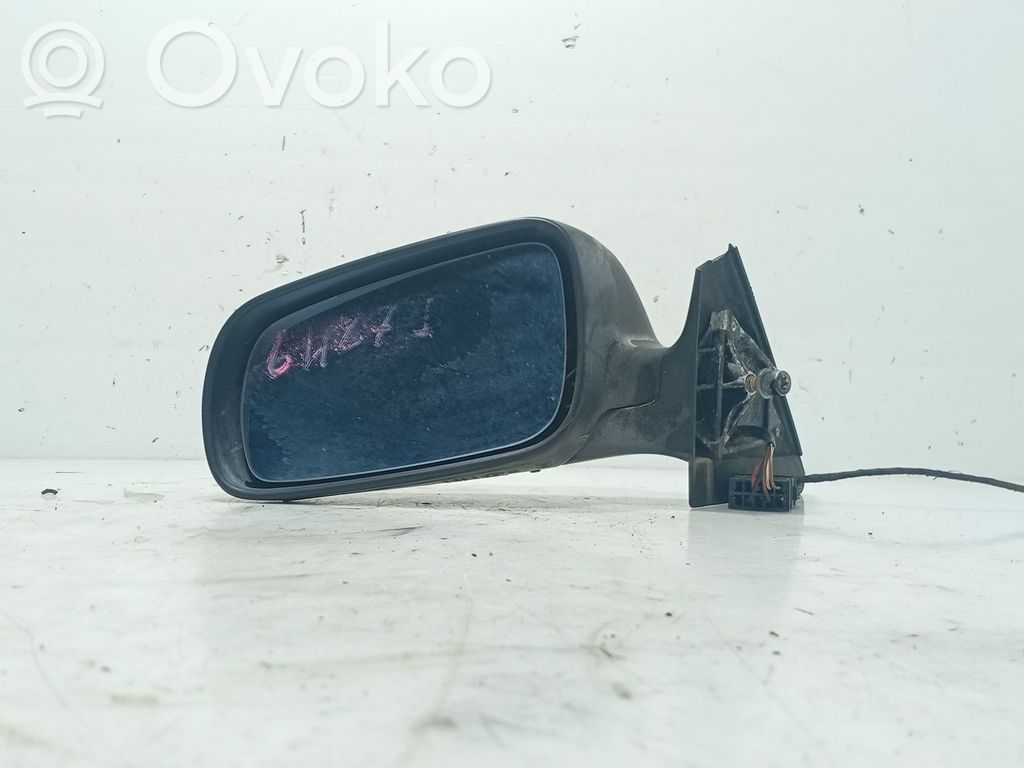 Audi A4 S4 B5 8D Elektryczne lusterko boczne drzwi przednich 