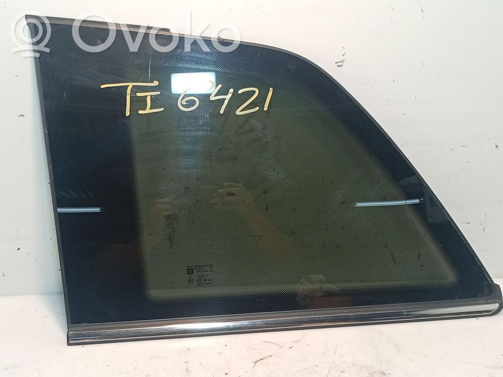 Opel Zafira B Rear side window 