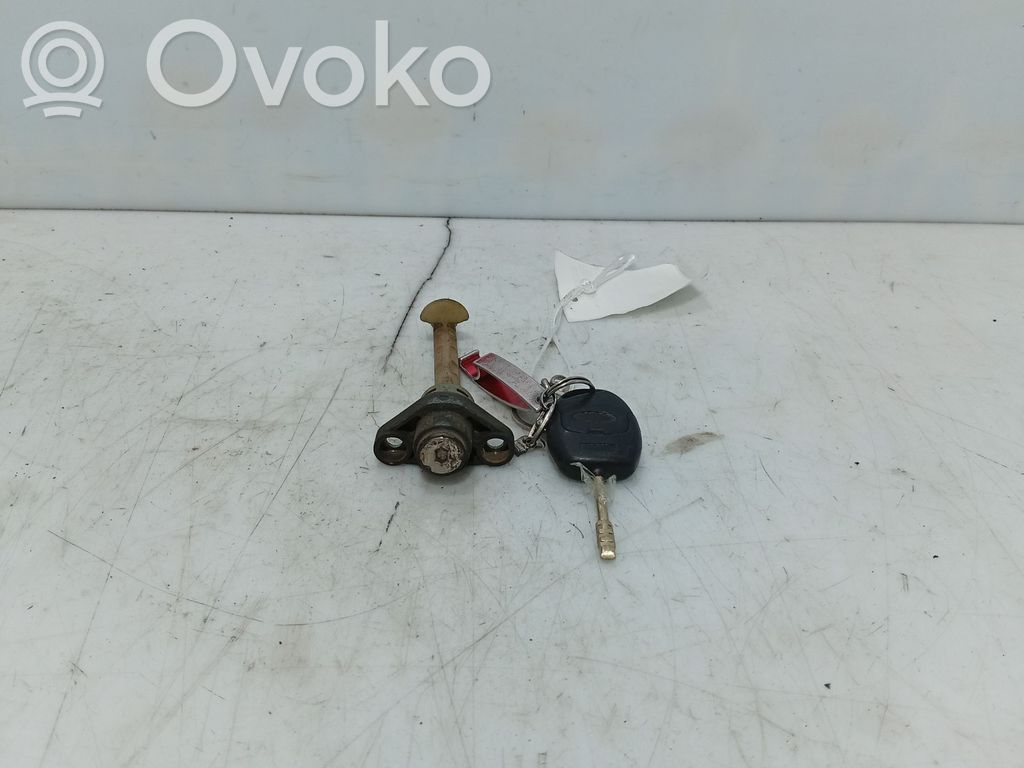 Tie down hook / loop   4386699,1S7AA16B970AB
