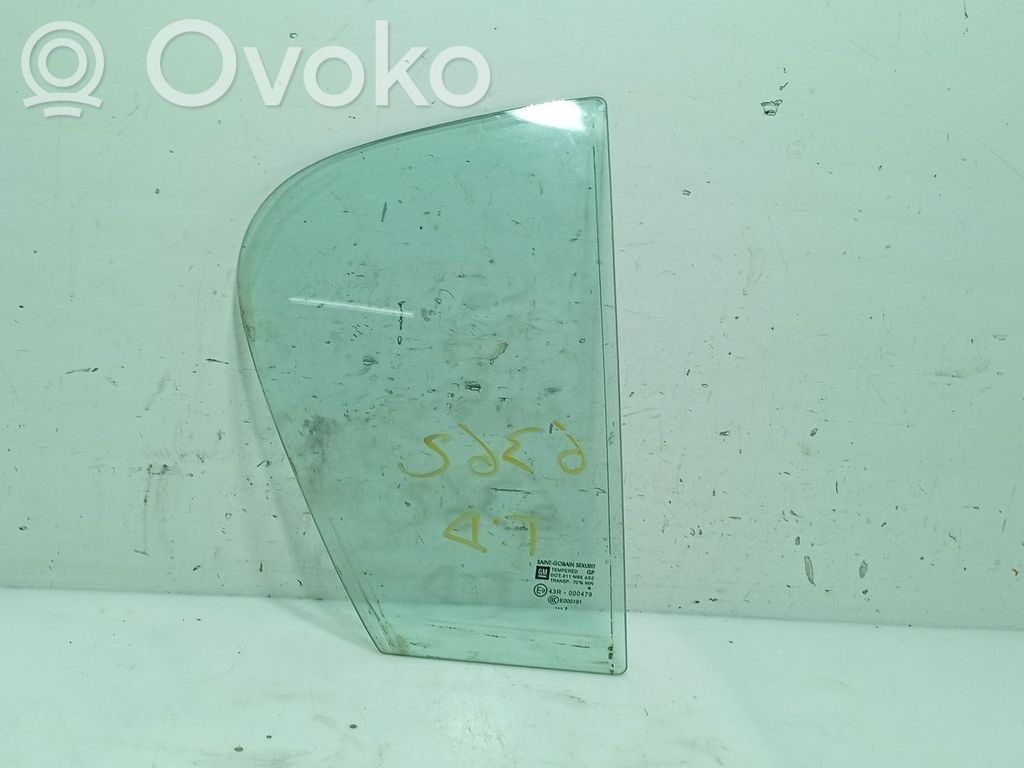 Opel Corsa D Aizmugurējais virsbūves sānu stikls 