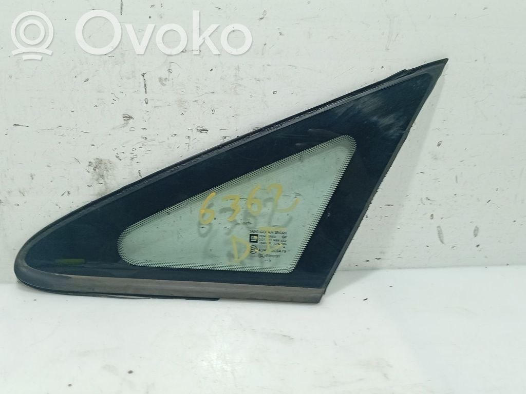 Opel Corsa D Front triangle window/glass 